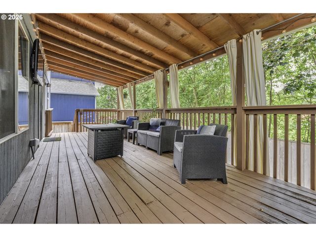 19027 Sw CHRISTOPHER Dr, Beaverton, OR 97003