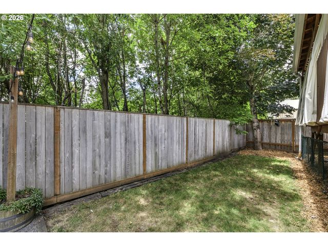 19027 Sw CHRISTOPHER Dr, Beaverton, OR 97003
