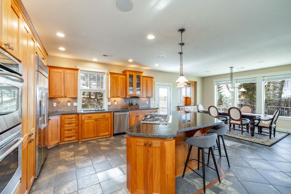 3311 E Chisholm Ln, Spokane, WA 99223 photo 12