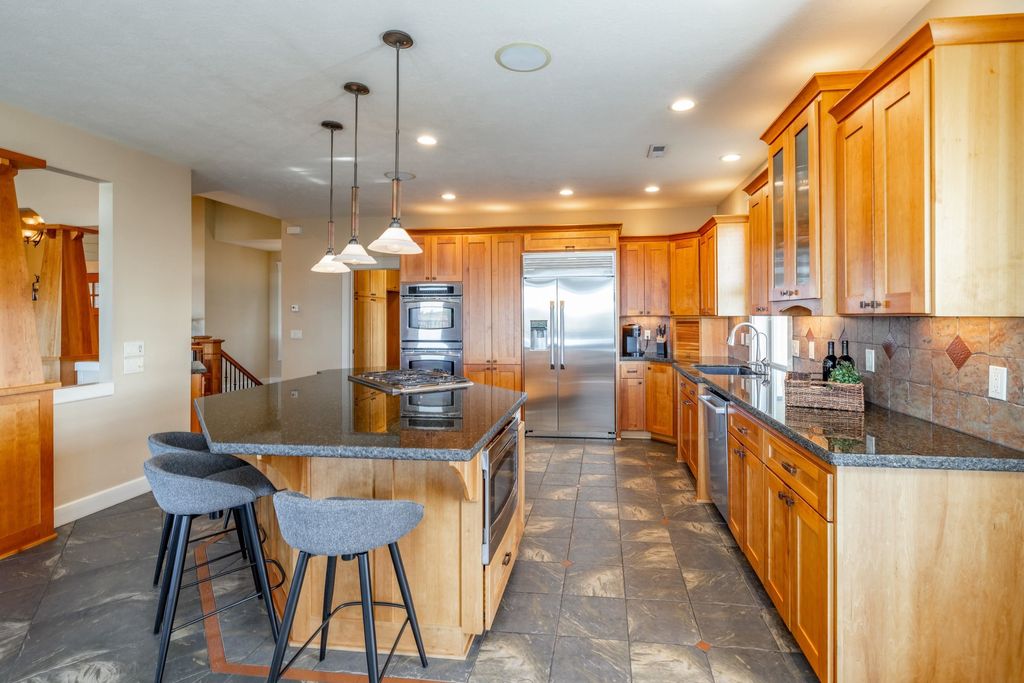 3311 E Chisholm Ln, Spokane, WA 99223 photo 13