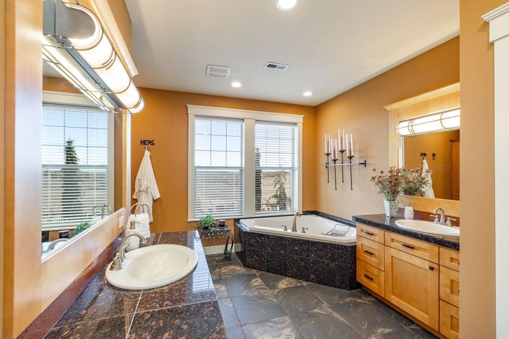 3311 E Chisholm Ln, Spokane, WA 99223 photo 19