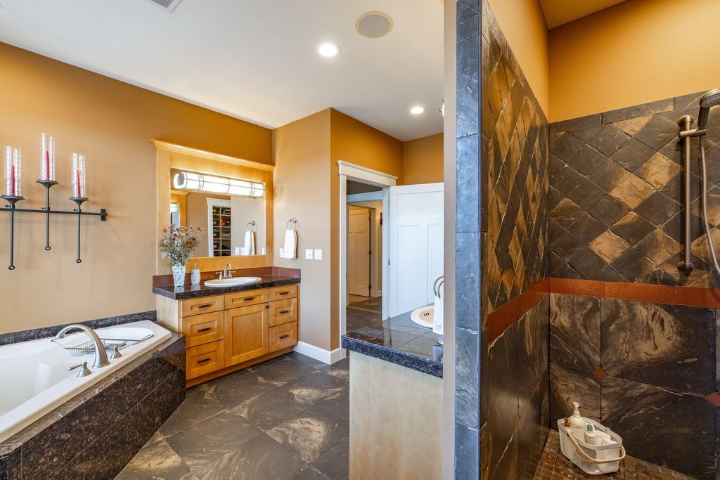 3311 E Chisholm Ln, Spokane, WA 99223 photo 20