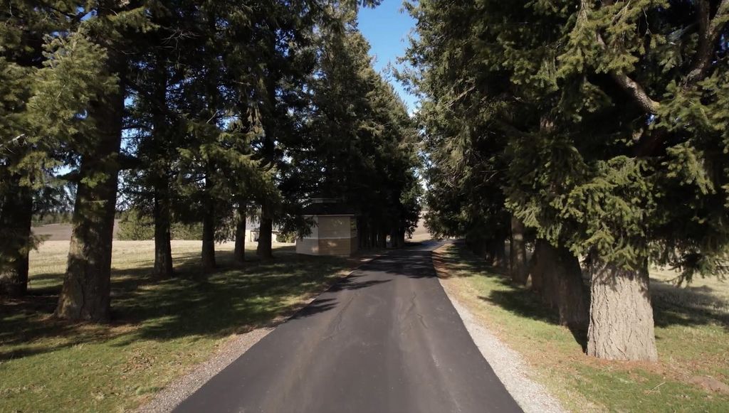 3311 E Chisholm Ln, Spokane, WA 99223 photo 3