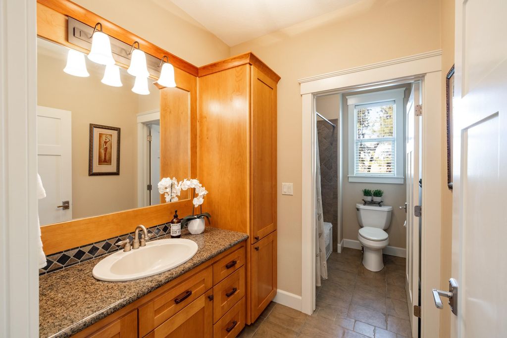 3311 E Chisholm Ln, Spokane, WA 99223 photo 22