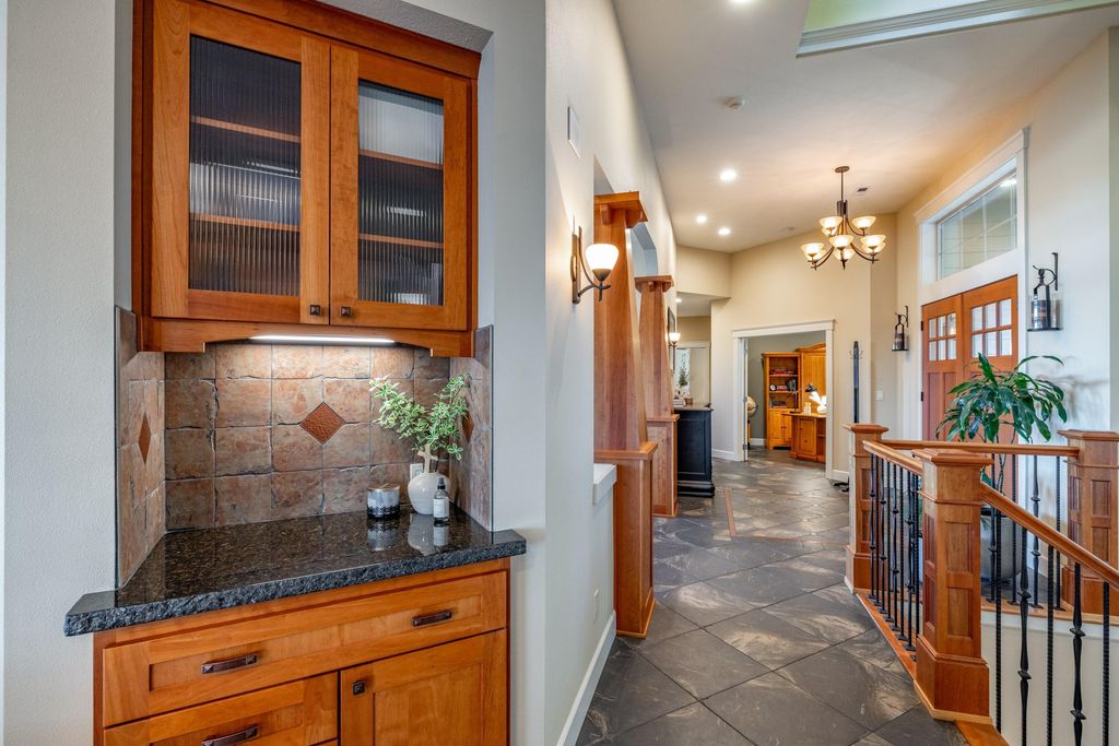 3311 E Chisholm Ln, Spokane, WA 99223 photo 8