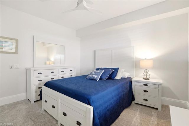 425 Cove Tower DR 1002, Naples, FL 34110