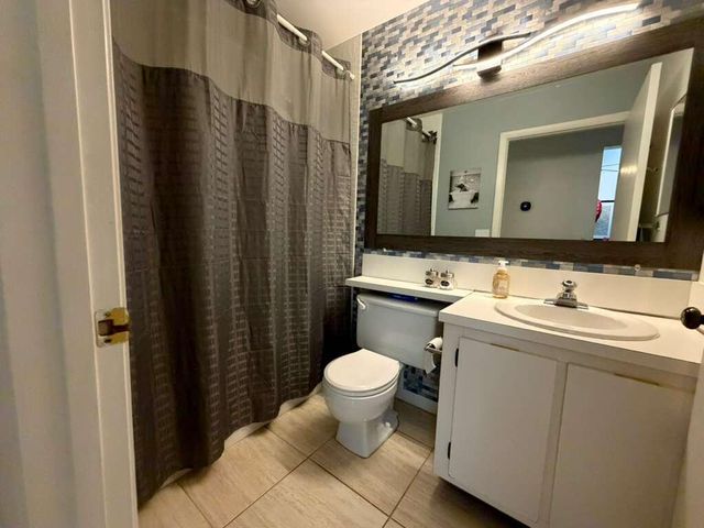 1017 Green Pine Boulevard F, West Palm Beach, FL 33409