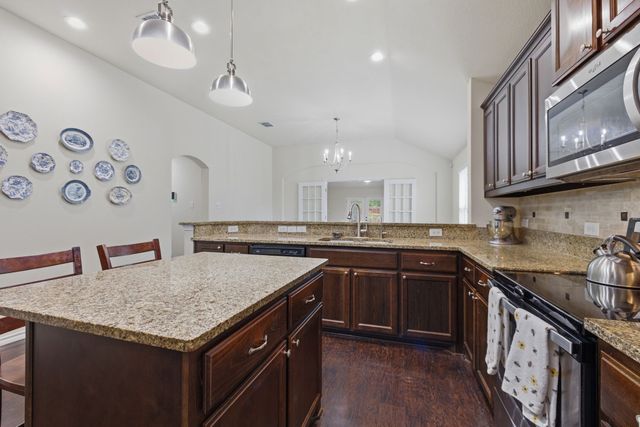 10809 Valor Trail, Fort Worth, TX 76108