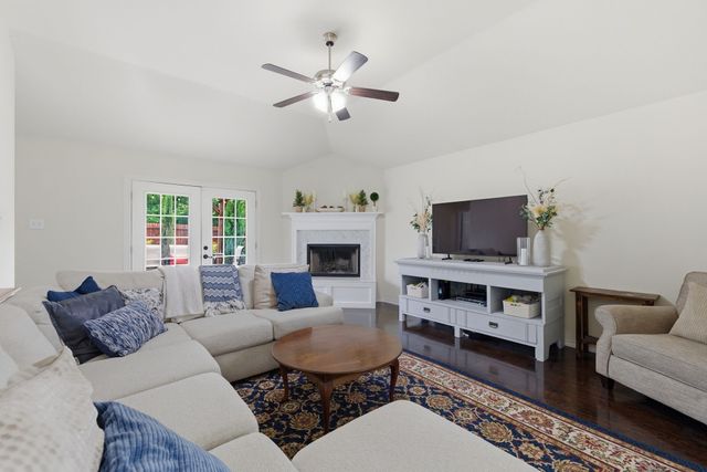 10809 Valor Trail, Fort Worth, TX 76108