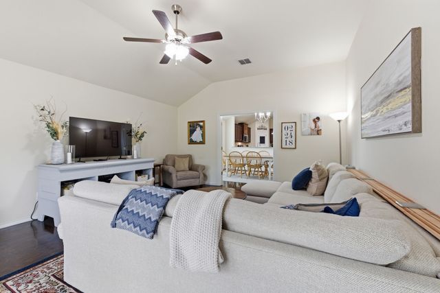 10809 Valor Trail, Fort Worth, TX 76108