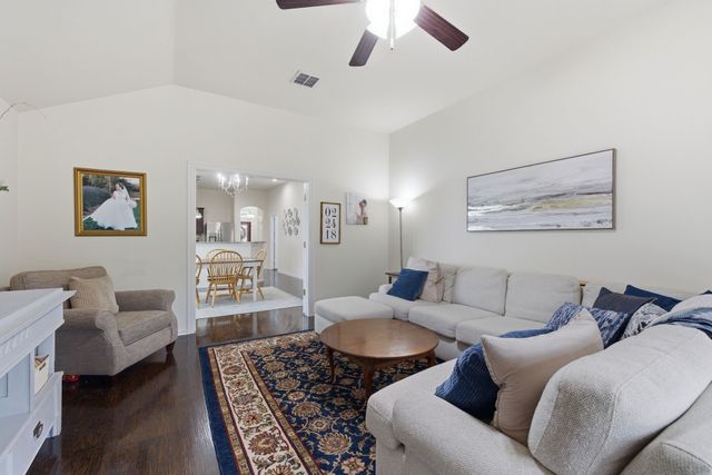 10809 Valor Trail, Fort Worth, TX 76108
