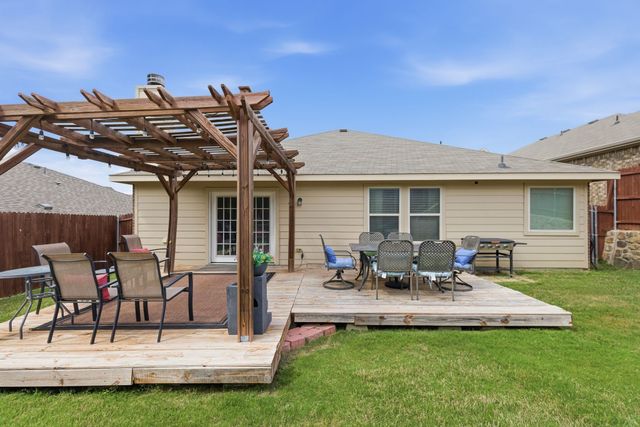 10809 Valor Trail, Fort Worth, TX 76108