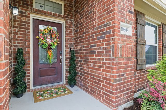 10809 Valor Trail, Fort Worth, TX 76108
