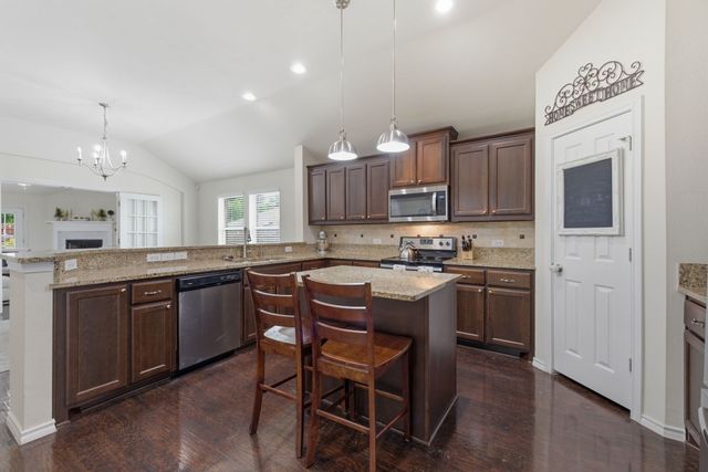 10809 Valor Trail, Fort Worth, TX 76108