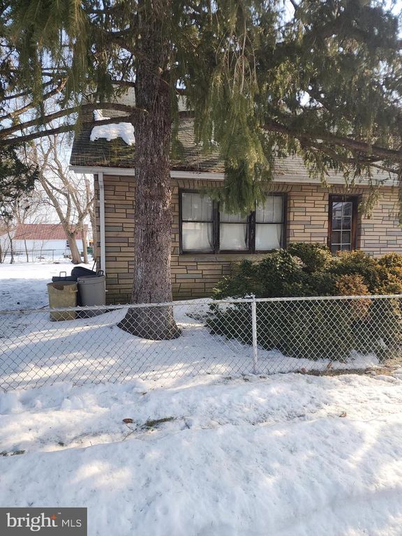 1 MCGUIRE ST, Wrightstown, NJ 08562