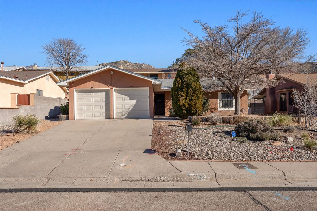 916 Turner Drive NE, Albuquerque, NM 87123