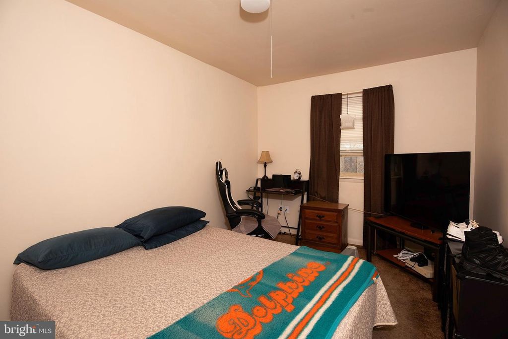 Image 13 of property listing at 10 HATTERAS CT, Elkton, MD 21921