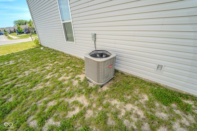 1118 Brockton Court, Greenfield, IN 46140