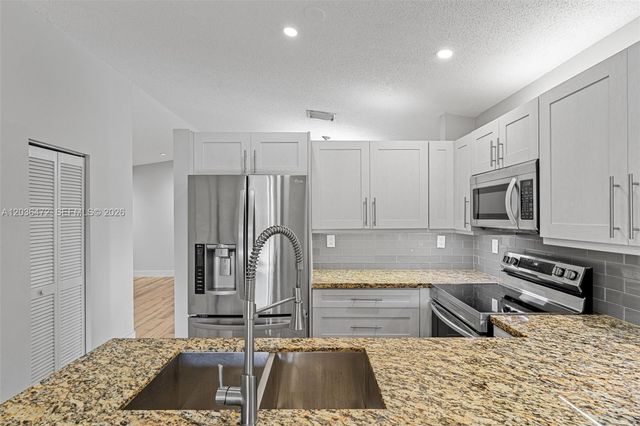 14365 SW 175th Ter, Miami, FL 33177