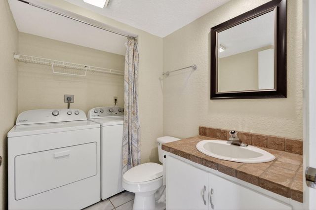 3900 County Line Road 21d, Tequesta, FL 33469