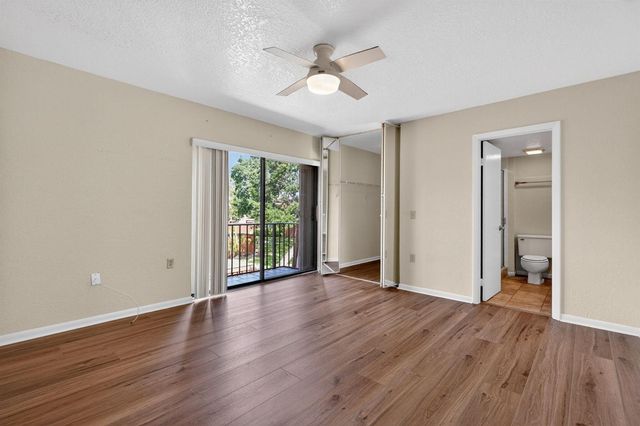 3900 County Line Road 21d, Tequesta, FL 33469