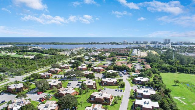 3900 County Line Road 21d, Tequesta, FL 33469