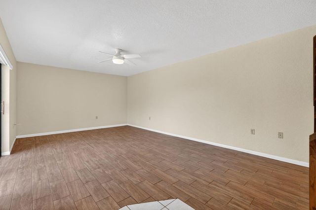 3900 County Line Road 21d, Tequesta, FL 33469