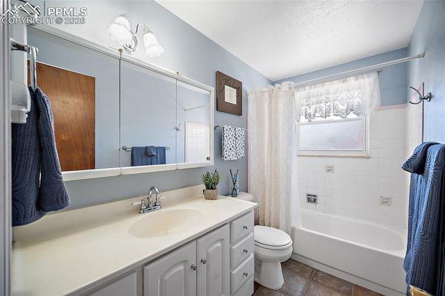 35 S Roosevelt Street, Colorado Springs, CO 80910