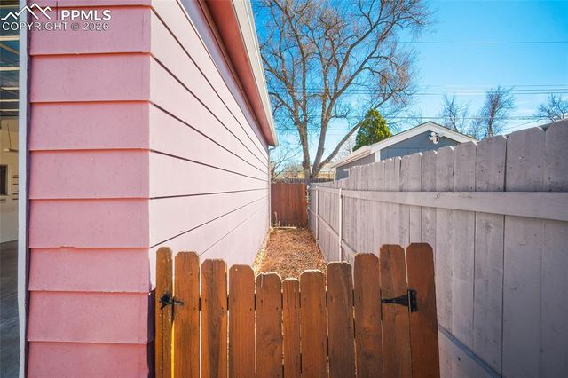 35 S Roosevelt Street, Colorado Springs, CO 80910