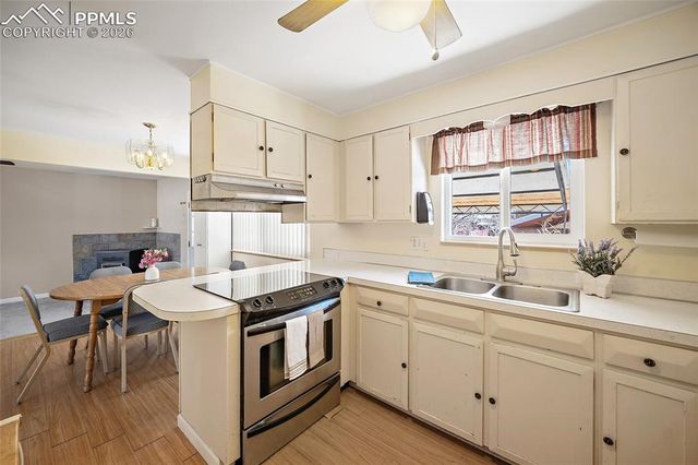 35 S Roosevelt Street, Colorado Springs, CO 80910