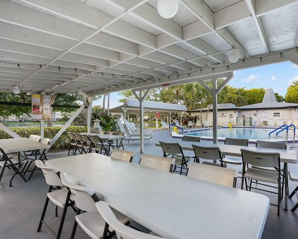 3531 NW 50th Avenue 514, Lauderdale Lakes, FL 33319