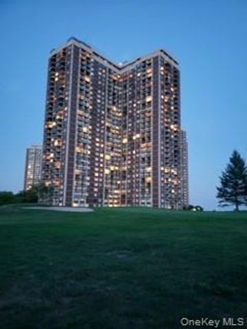 27110 Grand Central Parkway 27C, Floral Park, NY 11005