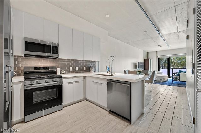 353 East Bonneville Avenue 359, Las Vegas, NV 89101