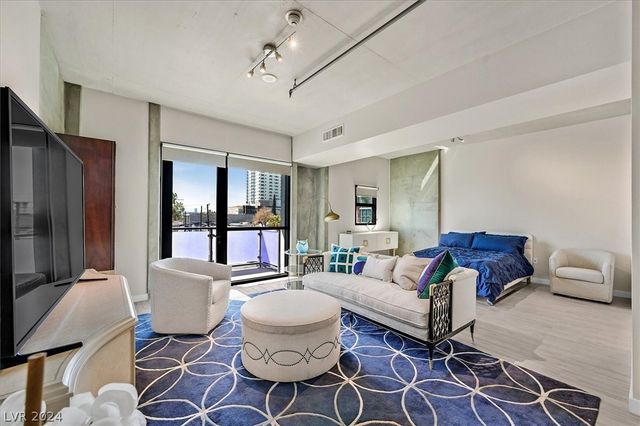 353 East Bonneville Avenue 359, Las Vegas, NV 89101
