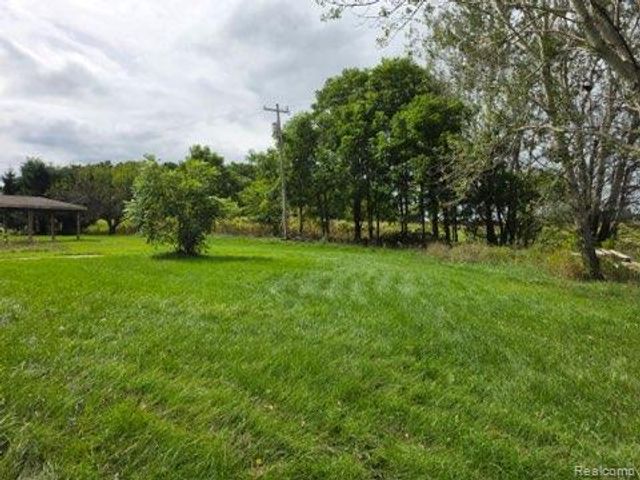 8900 Edward Road, Watertown Township, MI 48435
