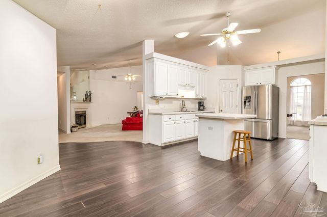 2085 Dovefield Dr, Pensacola, FL 32534