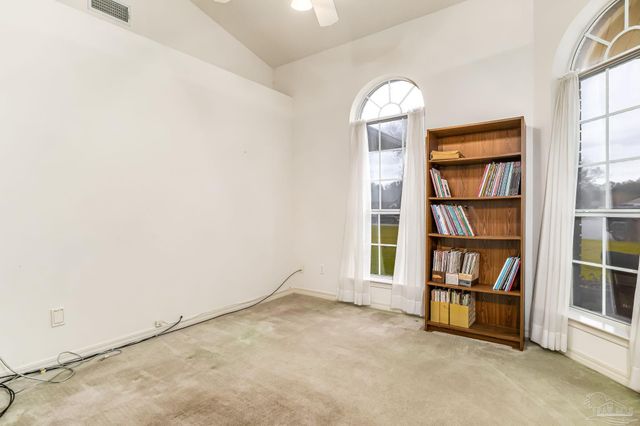 2085 Dovefield Dr, Pensacola, FL 32534