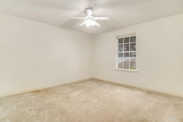 2085 Dovefield Dr, Pensacola, FL 32534