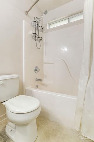 2085 Dovefield Dr, Pensacola, FL 32534