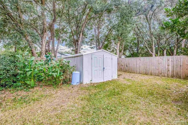 2085 Dovefield Dr, Pensacola, FL 32534