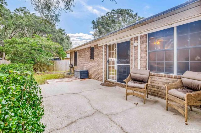 2085 Dovefield Dr, Pensacola, FL 32534