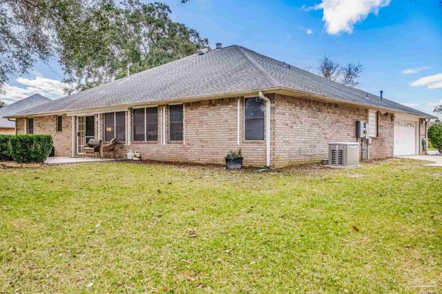 2085 Dovefield Dr, Pensacola, FL 32534