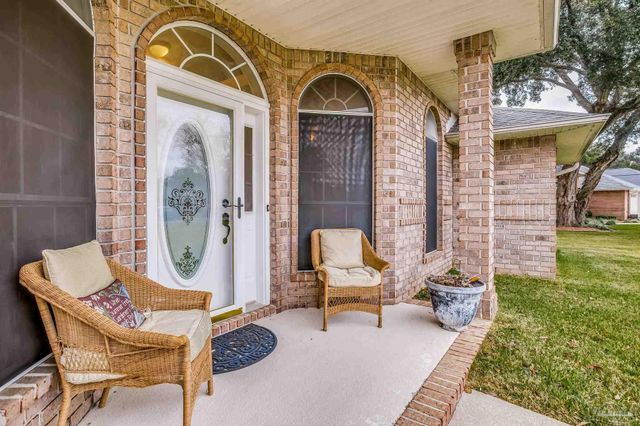 2085 Dovefield Dr, Pensacola, FL 32534