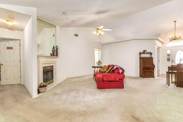 2085 Dovefield Dr, Pensacola, FL 32534