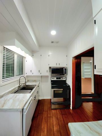 1522 ATAPHA NENE, Tallahassee, FL 32301