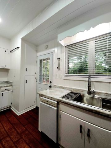 1522 ATAPHA NENE, Tallahassee, FL 32301