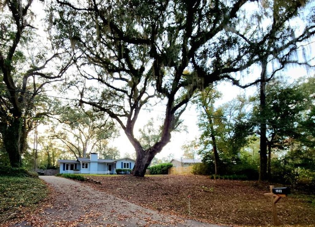 1522 ATAPHA NENE, Tallahassee, FL 32301