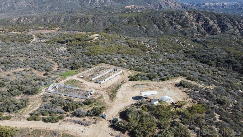 Image 10 of property listing at 40730 Table Truck Mountain Trl, Anza, CA 92539