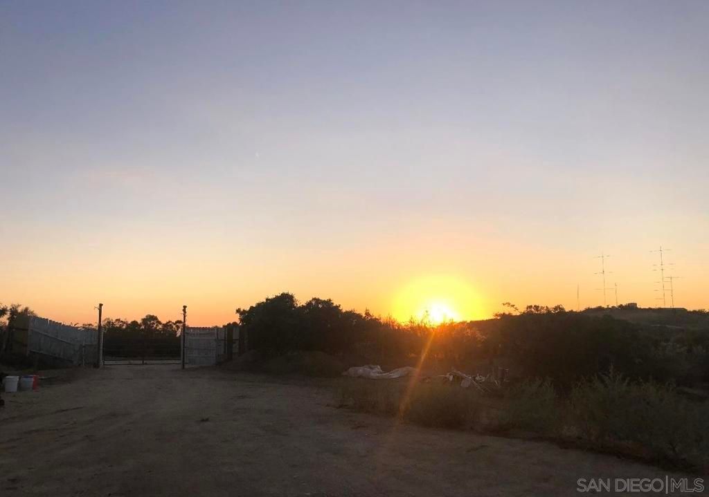 Image 23 of property listing at 40730 Table Truck Mountain Trl, Anza, CA 92539