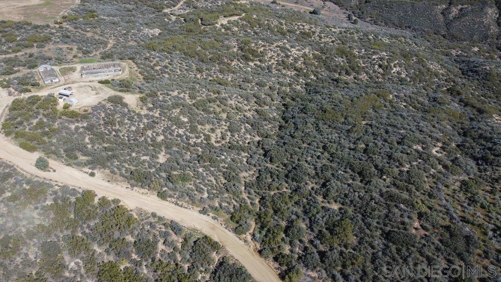 Image 5 of property listing at 40730 Table Truck Mountain Trl, Anza, CA 92539